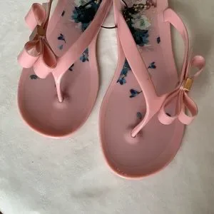 Ted Baker Pink Flip Flops Girls Ted Baker Floral Sandals Size 11 UK